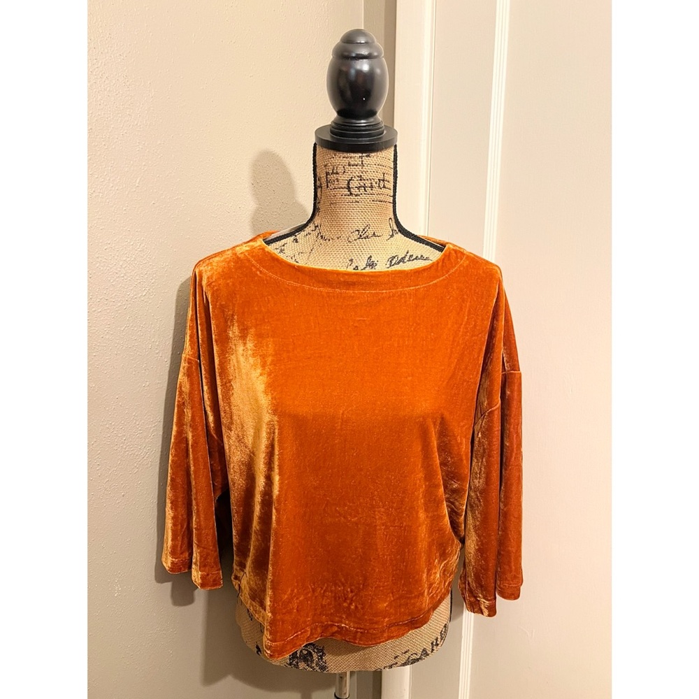 Cupcakes and Cashmere Leiden Top